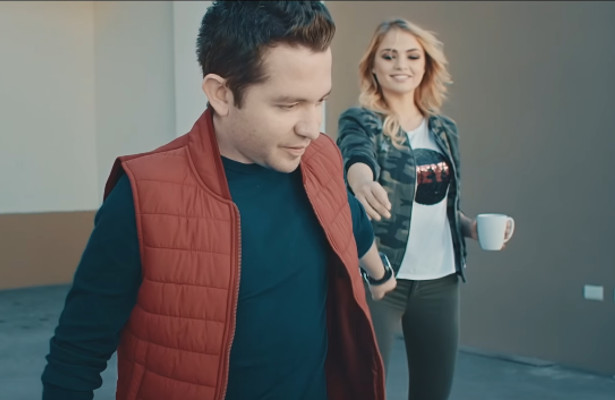 La Adictiva – Durmiendo En El Lugar Equivocado