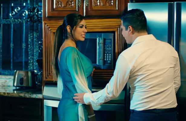 Remmy Valenzuela – Caricias Clandestinas