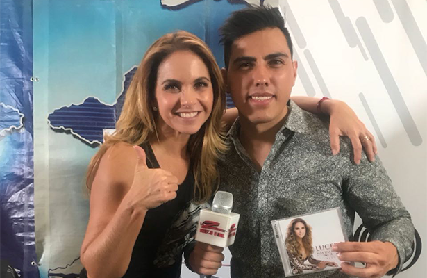 Tómate la foto con Lucero