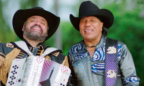 Bronco & Ricky Muñoz – Voy A Tumbar La Casita