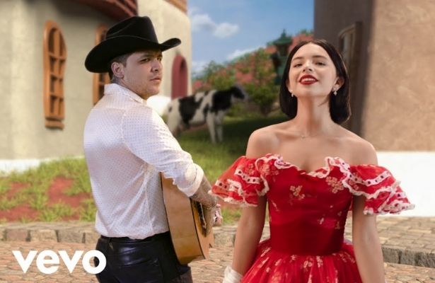 Christian Nodal & Ángela Aguilar – Dime Cómo Quieres