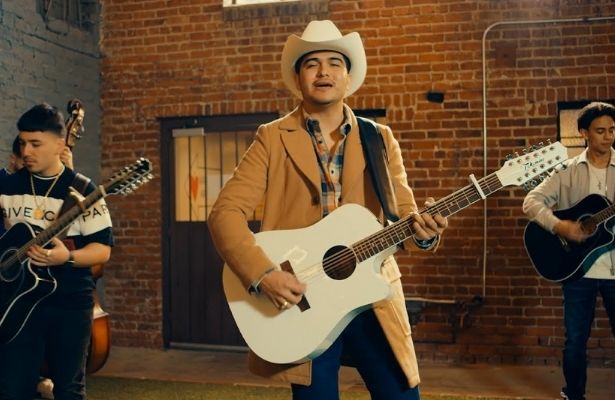 Te Encontre – (Video Oficial) – Ulices Chaidez y Eslabon Armado