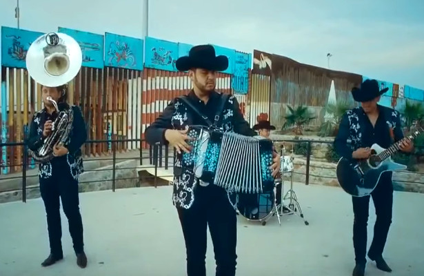 Calibre 50 – Corrido De Juanito