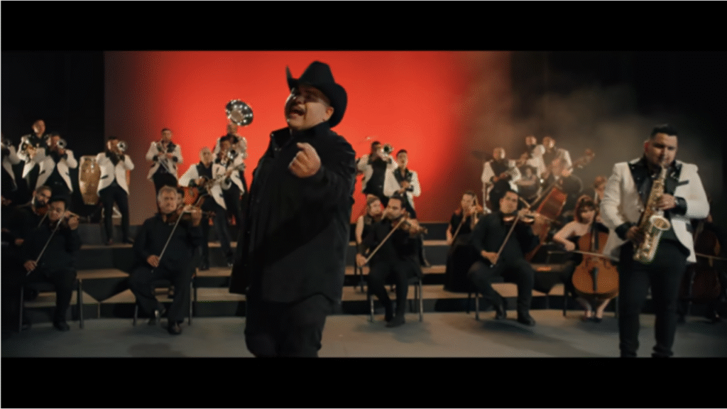 Chuy Lizárraga y su Banda Tierra Sinaloense – Partido en Dos