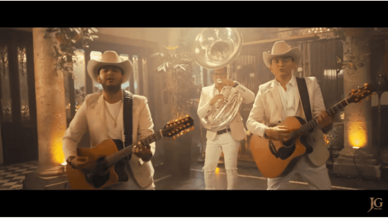 Los Plebes del Rancho – Amor Pasajero