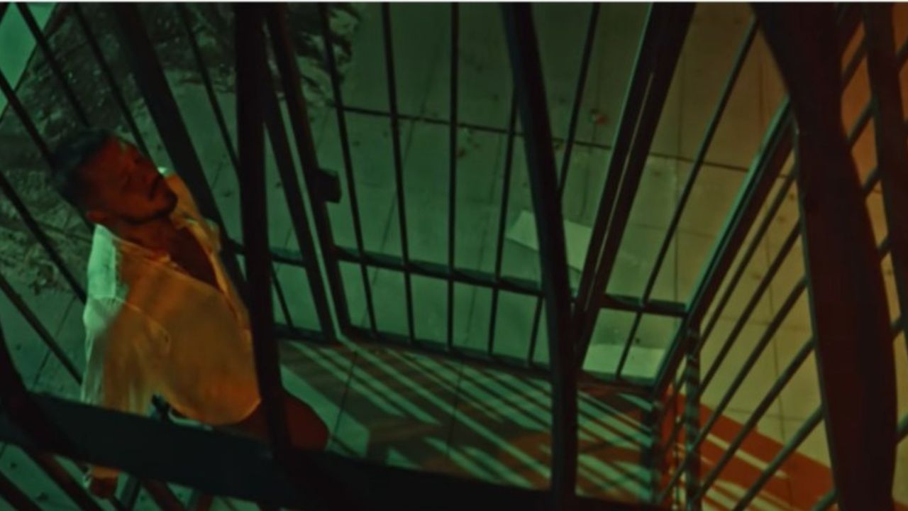 Quédate – Christian Nodal