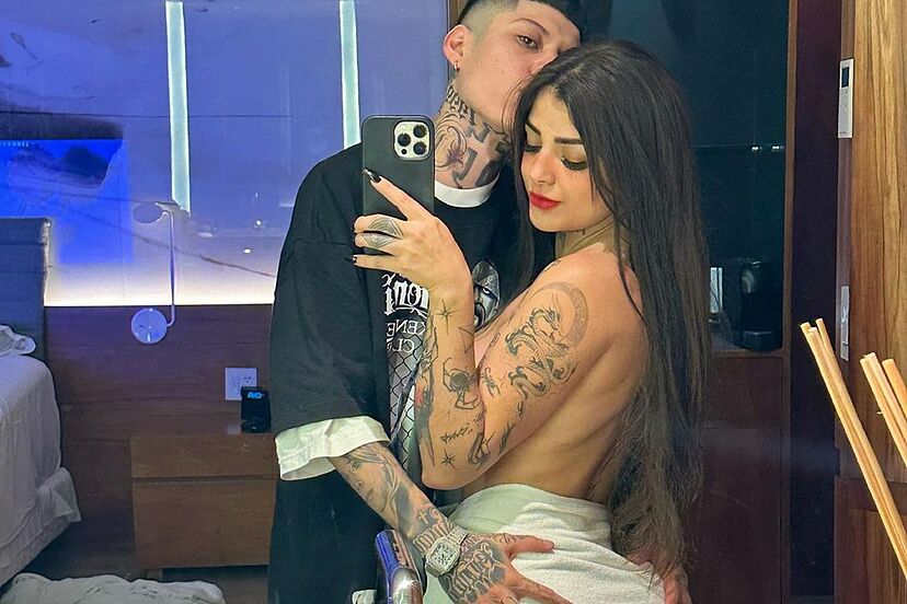 ¡Prepárate Karely Ruiz! Santa Fe Klan podría desbancar a la número uno en OnlyFans al debutar en la plataforma exclusiva para mayores de edad.