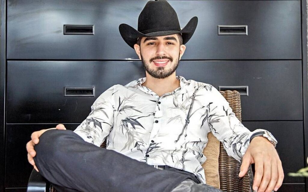 Joss Favela cuenta con composiciones para el regional mexicano