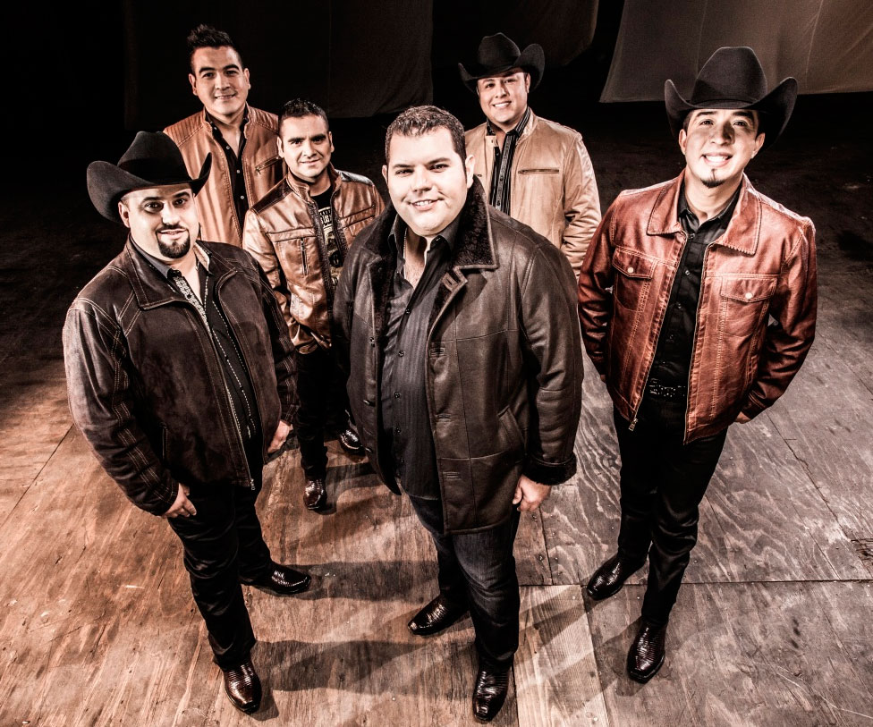 Grupo El Duelo: Sufre accidente automovilístico 