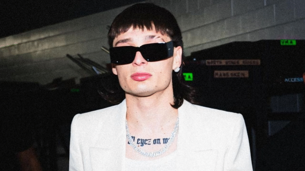 ¿Peso Pluma internado en clínica de rehabilitación?