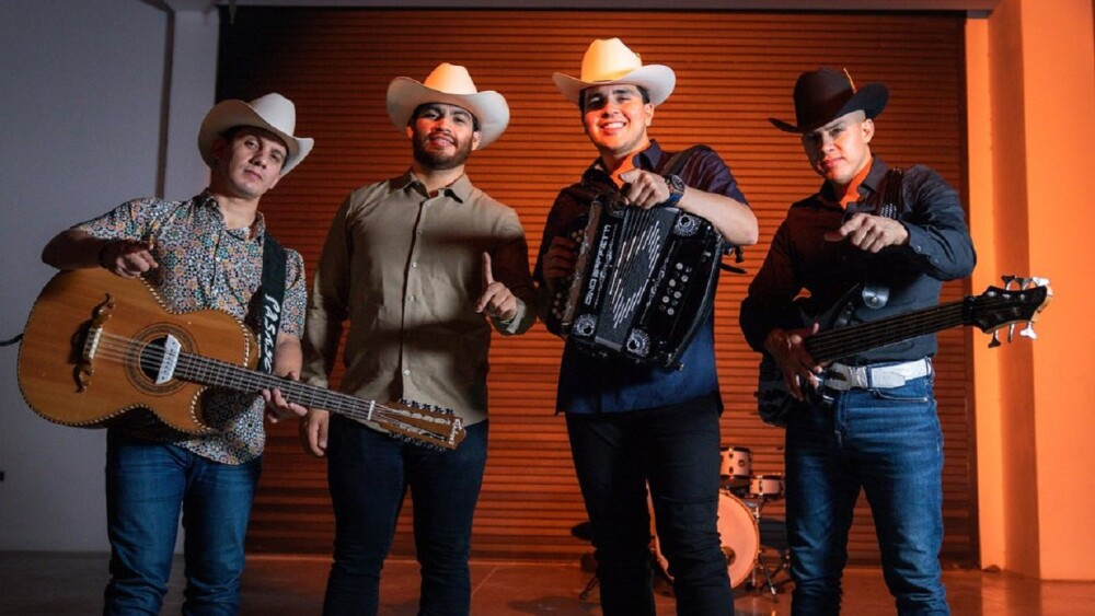 ¡Va de la música regional al cristianismo el vocalista de Marca Registrada!