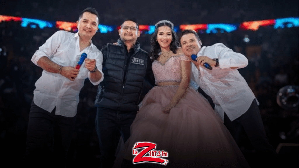 Jorge Medina y Josi Cuen dejan atónita a una quinceañera durante su concierto.