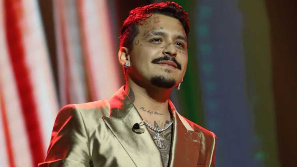 Christian Nodal estrena disco con indirectas y confesiones