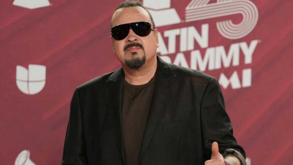 Pepe Aguilar destroza a médicos de EU: “Tratan mejor a mis perros”