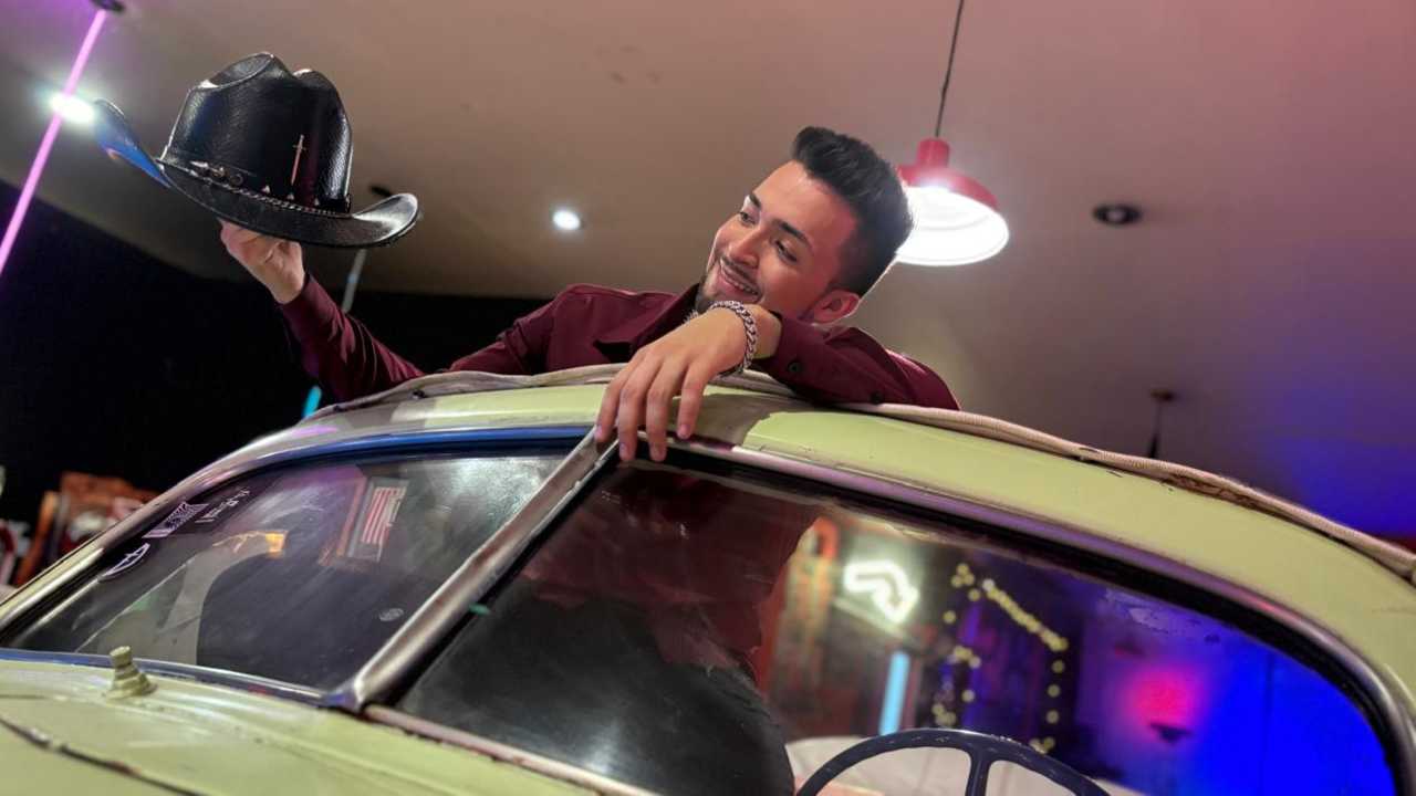 Roy Molina sorprende con “Vaquera Gótica”: ¿El nuevo hit viral?