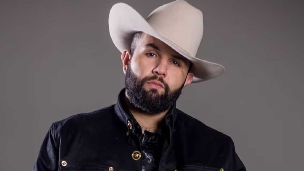 Carín León acumula fortuna millonaria en 2025