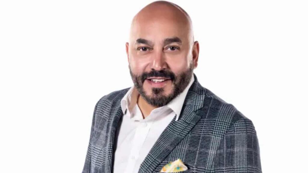 Lupillo Rivera causa polémica por interés de joven de 23 años