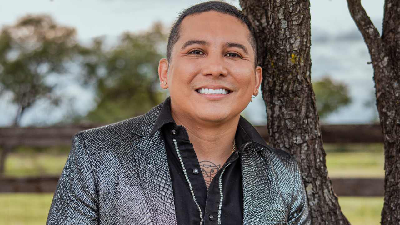 Edwin Luna celebra 15 años con álbum homenaje a la música norteña