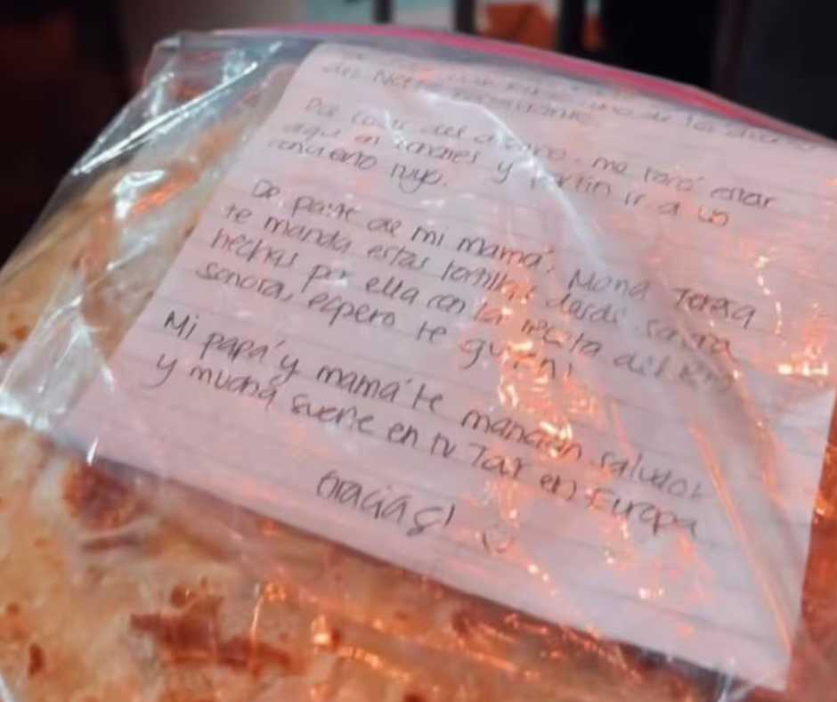 Carín León recibe tortillas sonorenses en Londres