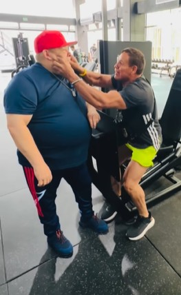 Chuy Lizárraga recibe cachetada de luchador Konan Big