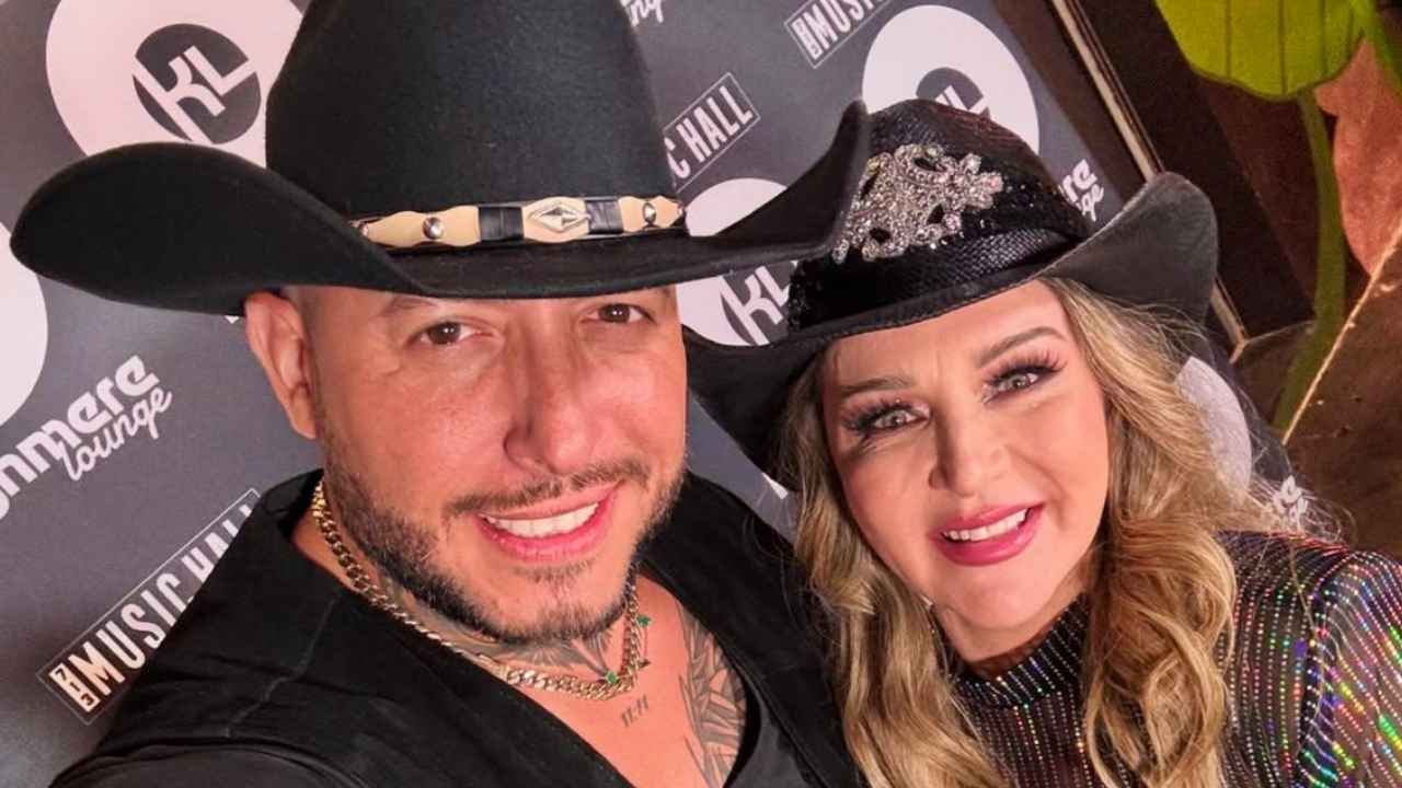 Alicia Villarreal celebra su cumpleaños junto a Cibad Hernández