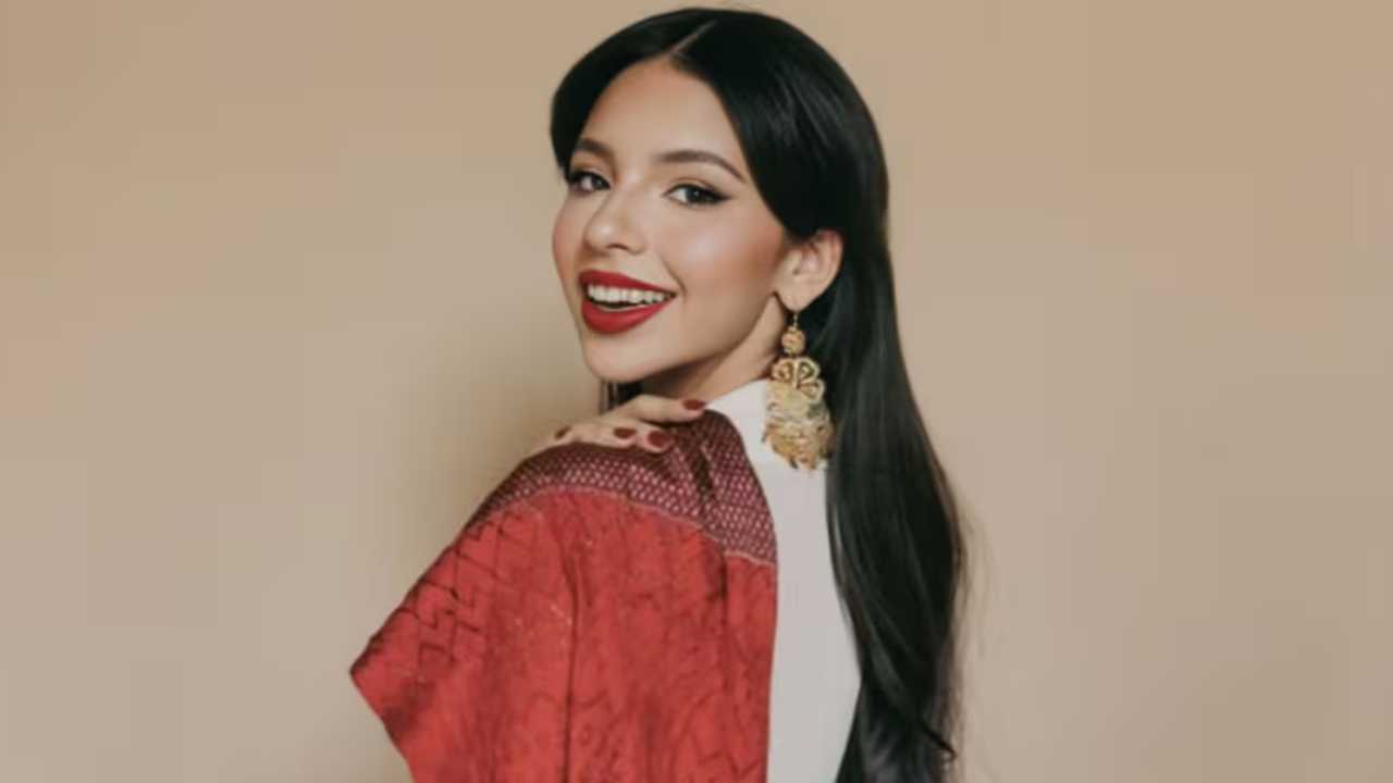 Ángela Aguilar rompe en llanto y confiesa que quiso renunciar al legado familiar